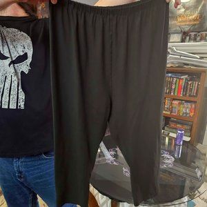 Torrid Cropped Activewear Capri Leggings - Super Soft Black💜